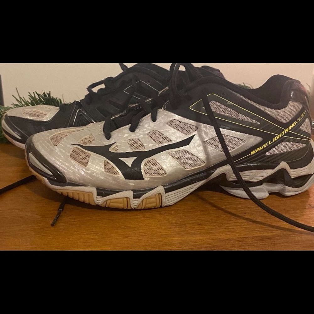 Mizuno Wave Lightning RX3 Volleyball Shoes